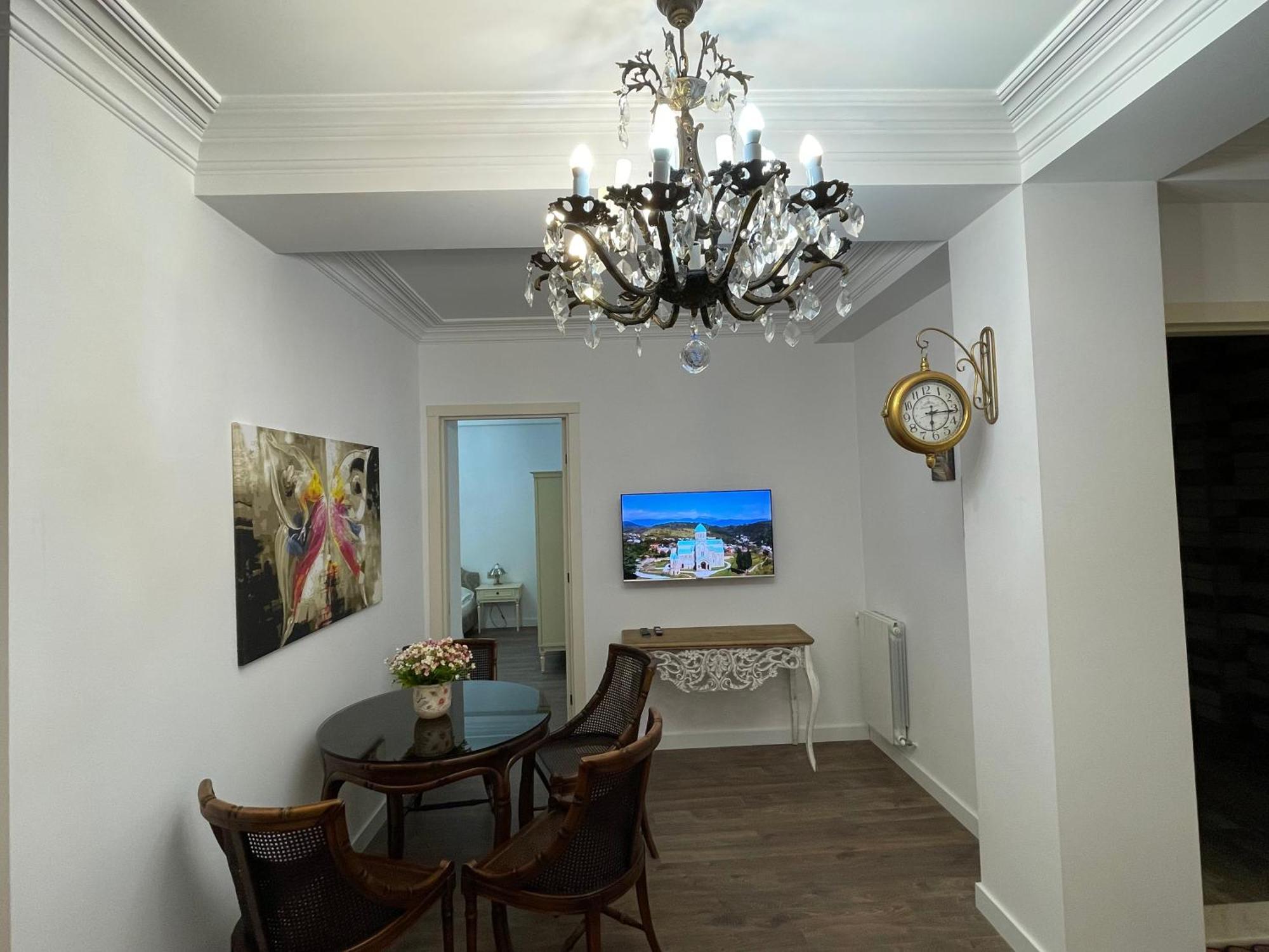 Picasso Apartment Kutaisi Eksteriør bilde
