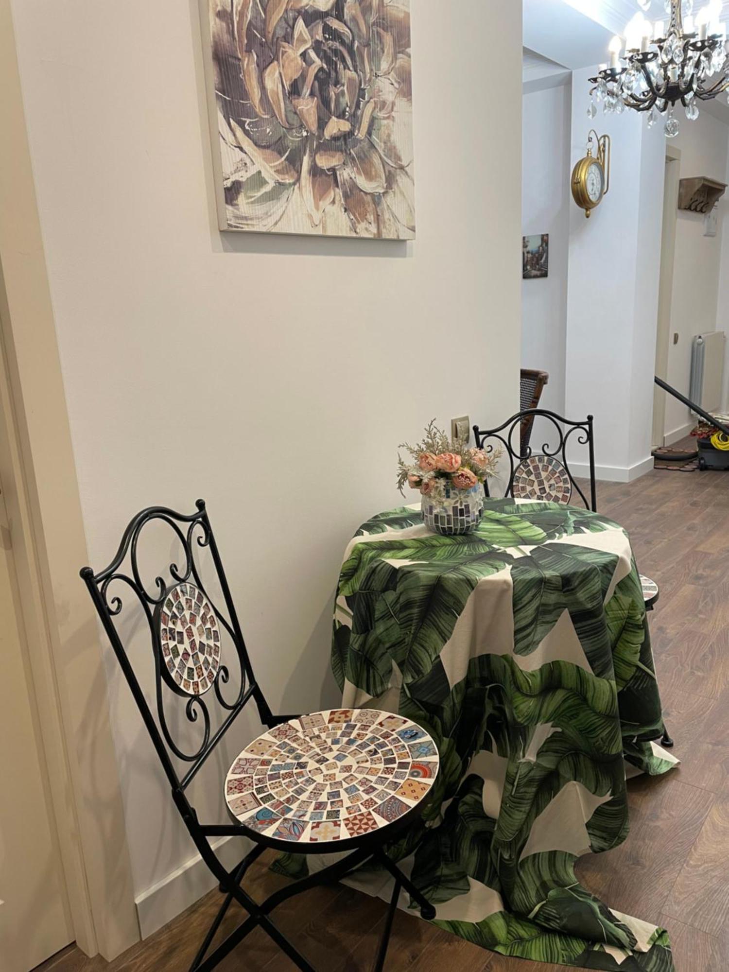 Picasso Apartment Kutaisi Eksteriør bilde