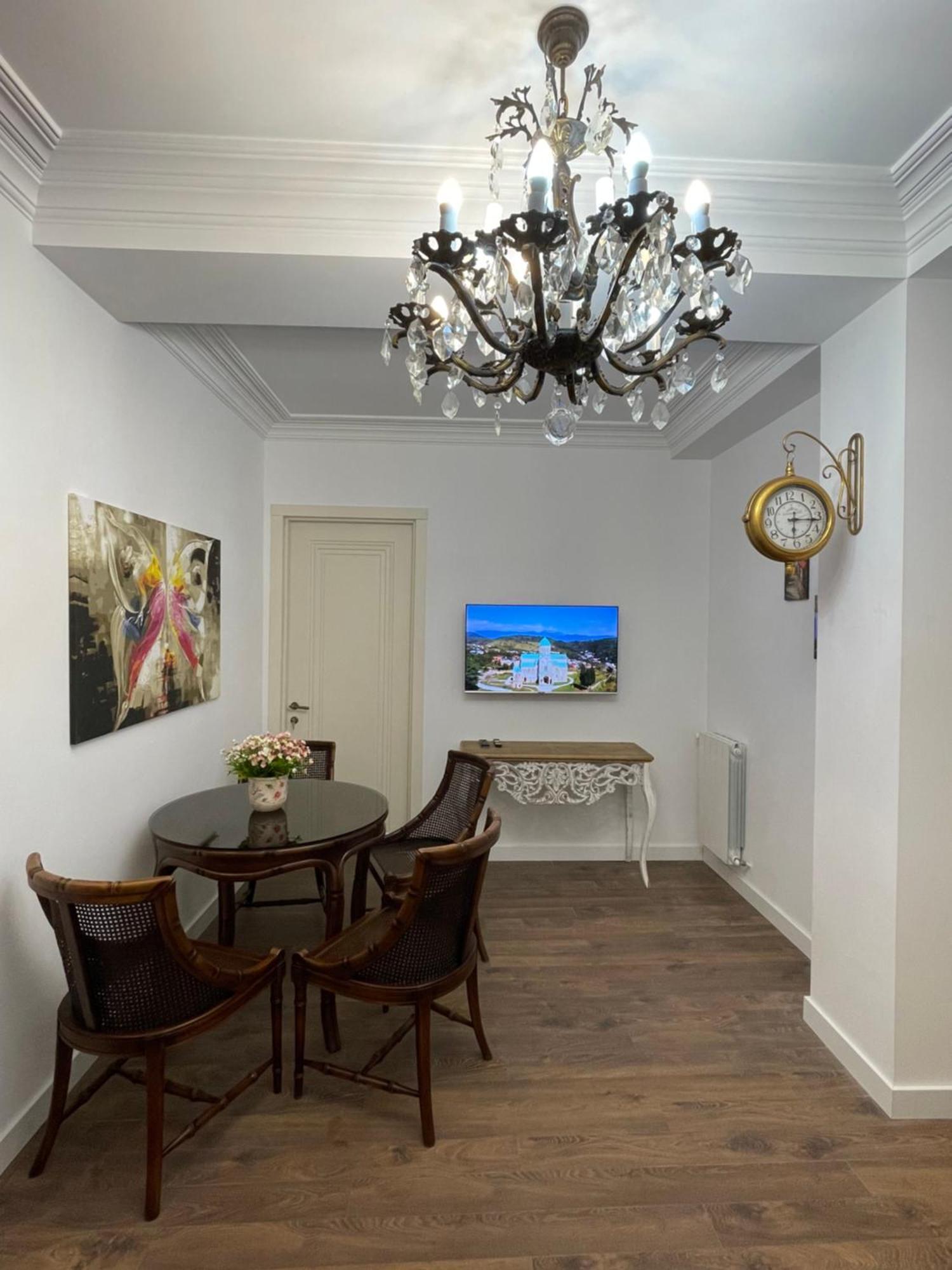 Picasso Apartment Kutaisi Eksteriør bilde