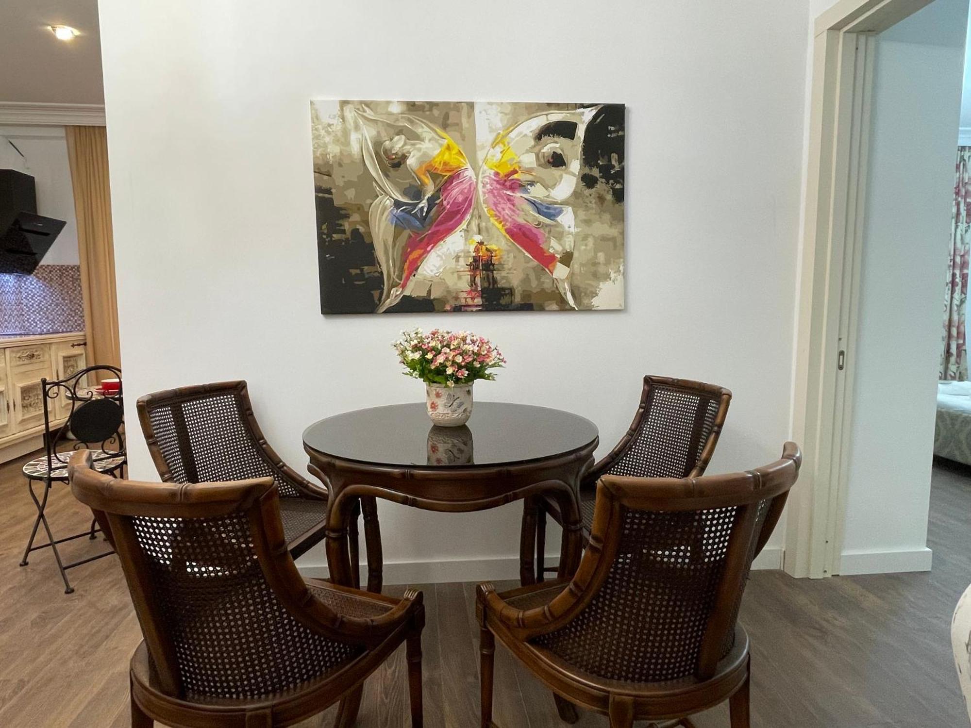 Picasso Apartment Kutaisi Eksteriør bilde